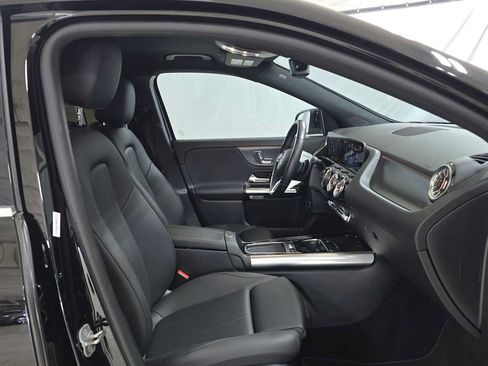 Used 2025 Mercedes-Benz GLA 250 image 10