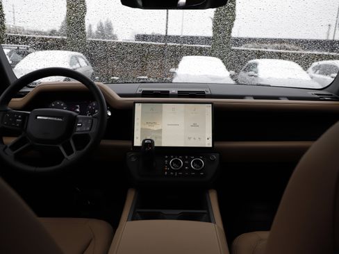 New 2026 Land Rover Defender 110 X-Dynamic SE image 14