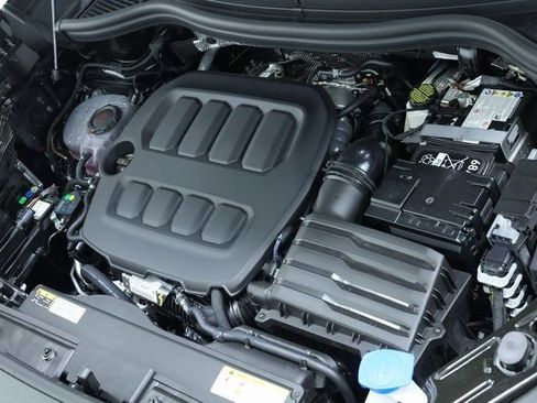 New 2026 Volkswagen Tiguan SE R-Line AWD/4WD image 11