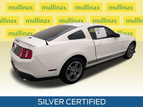 Used 2010 Ford Mustang Premium image 4