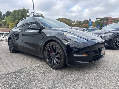 Used 2021 Tesla Model Y Performance AWD/4WD image 3