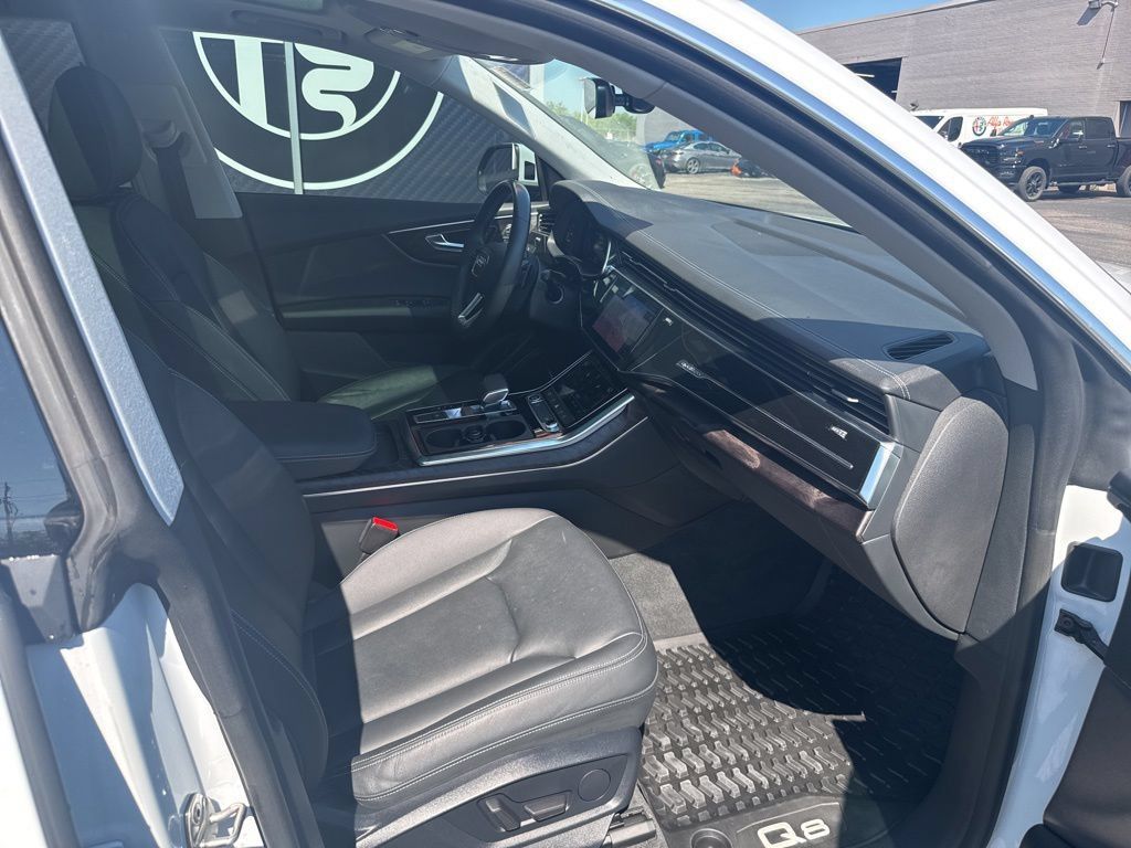 Used 2023 Audi Q8 Premium w/ Convenience Package AWD/4WD image 65