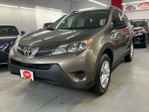 Used 2015 Toyota RAV4 LE image 2