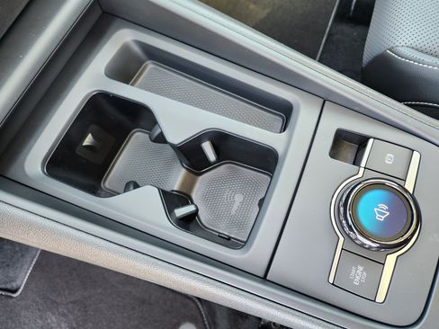 New 2025 Volkswagen Tiguan SE image 13