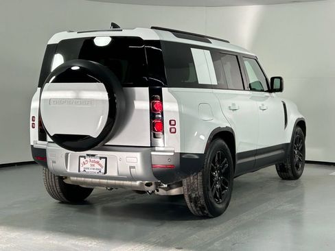 Used 2025 Land Rover Defender 110 S image 8