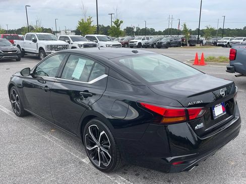 Used 2024 Nissan Altima 2.5 SR FWD image 17