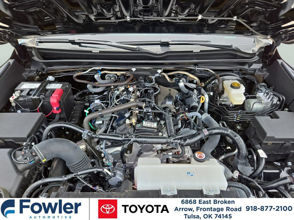 Certified 2025 Toyota Tacoma SR5 AWD/4WD image 19