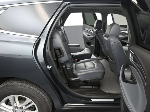 Used 2018 Buick Enclave Essence FWD image 35