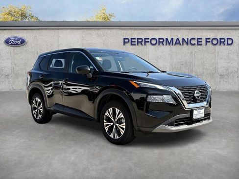 Used 2023 Nissan Rogue SV image 5