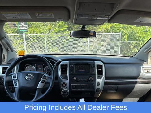 Used 2019 Nissan Titan SV AWD/4WD image 7