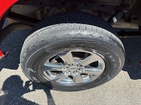 Used 2018 Ford F150 XLT w/ Equipment Group 302A Luxury AWD/4WD image 11