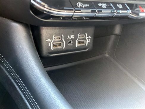 Used 2024 Dodge Durango SXT w/ SXT Blacktop Group RWD image 16