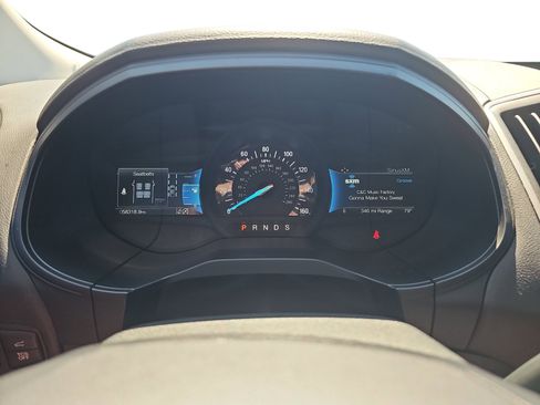 Used 2022 Ford Edge SEL w/ Sport Appearance Package AWD/4WD image 16