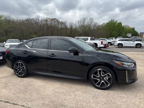 Used 2024 Nissan Sentra SR w/ SR Premium Package image 5