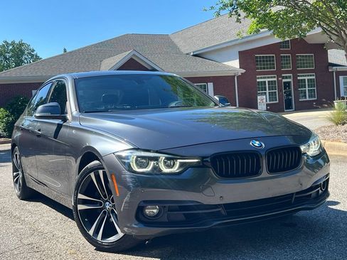 Used 2018 BMW 330i Sedan RWD image 7