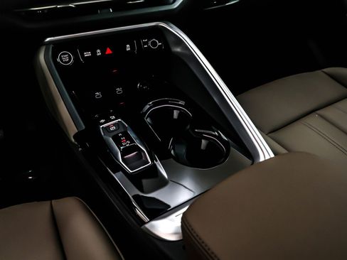New 2025 Audi Q5 Premium image 6