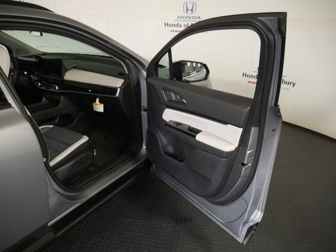 New 2025 Honda Prologue Touring image 7