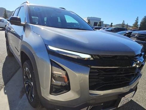 Used 2025 Chevrolet Equinox RS w/ Safety and Technology Package image 2