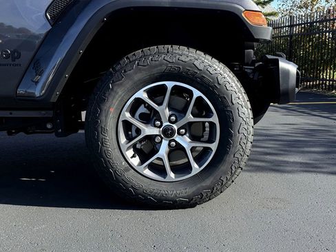 New 2026 Jeep Gladiator Sport image 10