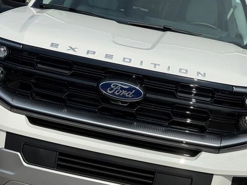 New 2026 Ford Expedition Platinum AWD/4WD image 3