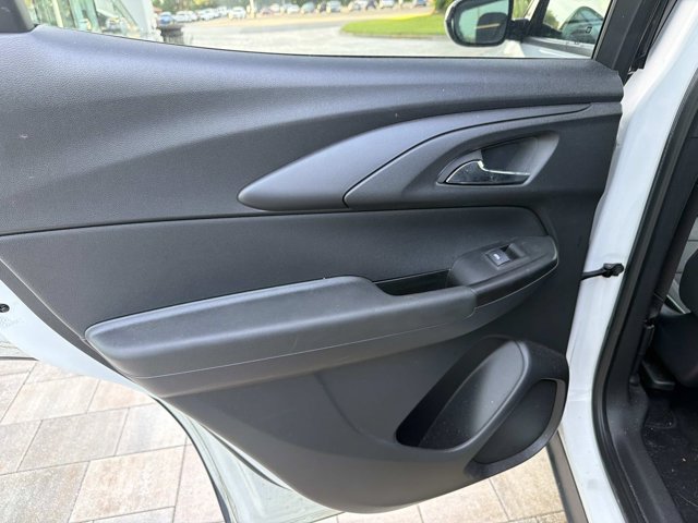Used 2022 Chevrolet TrailBlazer RS w/ Technology Package FWD image 14