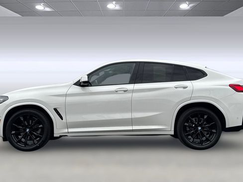 Used 2024 BMW X4 xDrive30i w/ Premium Package image 2