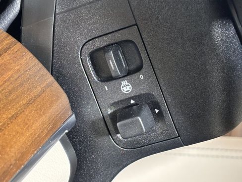 Certified 2025 Mercedes-Benz GLE 450 4MATIC image 21