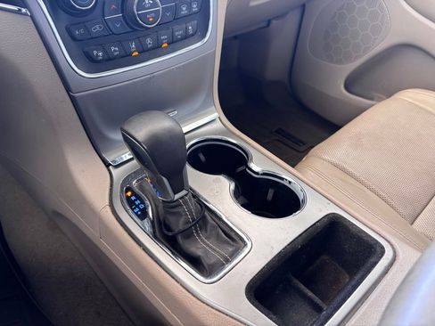 Used 2018 Jeep Grand Cherokee Overland RWD image 20
