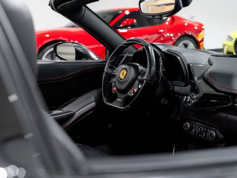 Used 2012 Ferrari 458 Spider RWD image 38