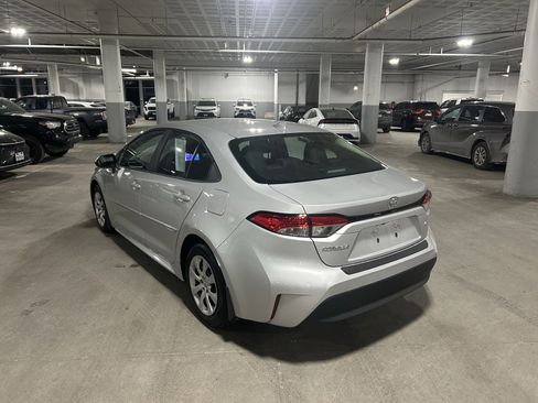Used 2023 Toyota Corolla LE image 3
