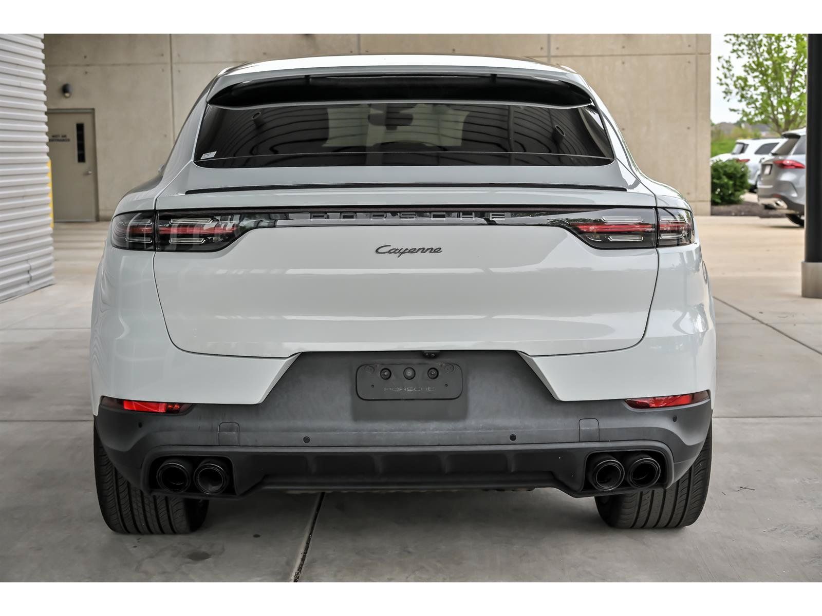 Used 2023 Porsche Cayenne Platinum Edition AWD/4WD image 7