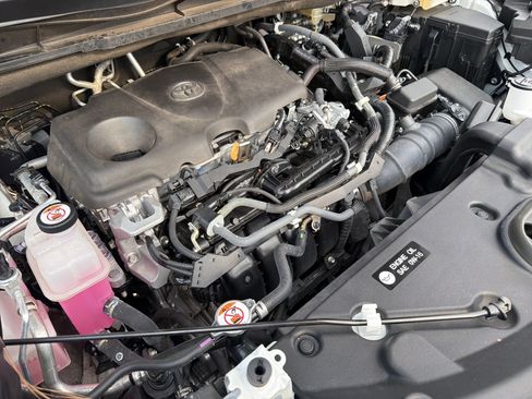Used 2022 Toyota Sienna XLE FWD image 21