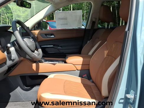 New 2026 Nissan Pathfinder Platinum w/ Cargo Package AWD/4WD image 9