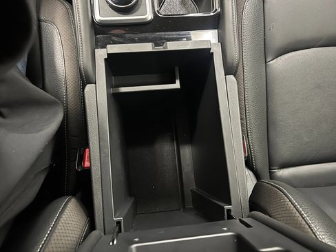 Used 2025 Nissan Pathfinder SL image 54