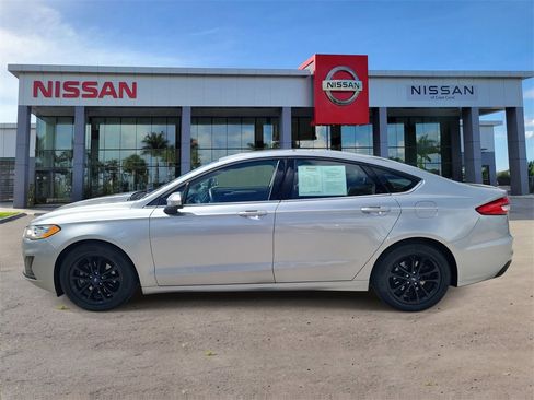 Used 2020 Ford Fusion SE image 7