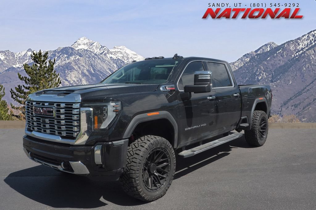 Used 2025 GMC Sierra 3500 Denali w/ Technology Package AWD/4WD image 1