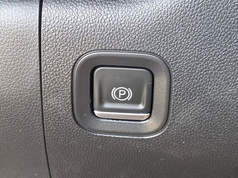 Used 2021 GMC Sierra 1500 Elevation AWD/4WD image 22