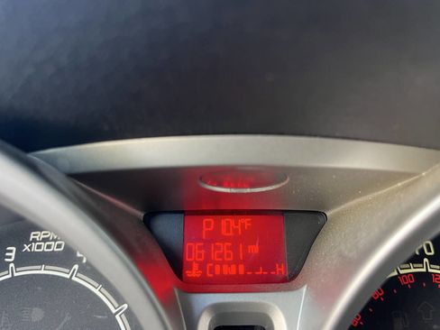 Used 2013 Ford Fiesta SE image 24