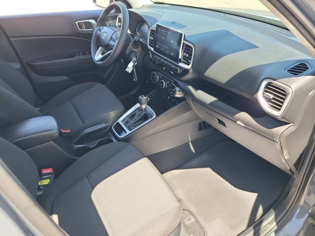 Certified 2026 Hyundai Venue SE FWD image 18
