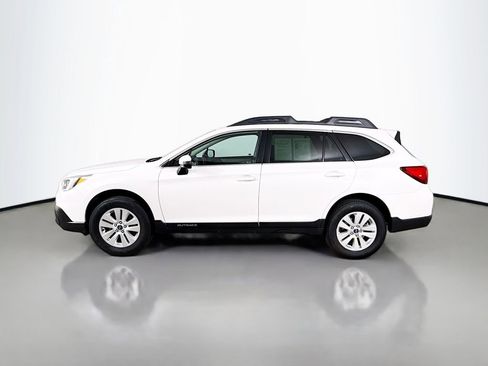 Used 2017 Subaru Outback 2.5i Premium AWD/4WD image 4
