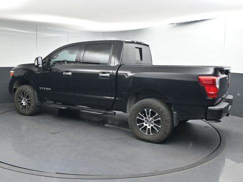 Used 2021 Nissan Titan SV w/ SV Convenience Package image 6