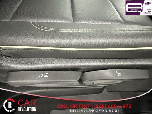 Used 2024 GMC Yukon XL SLT image 59