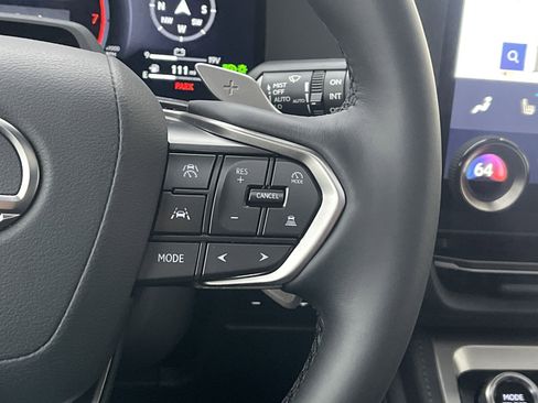 Used 2025 Lexus GX 550 image 19