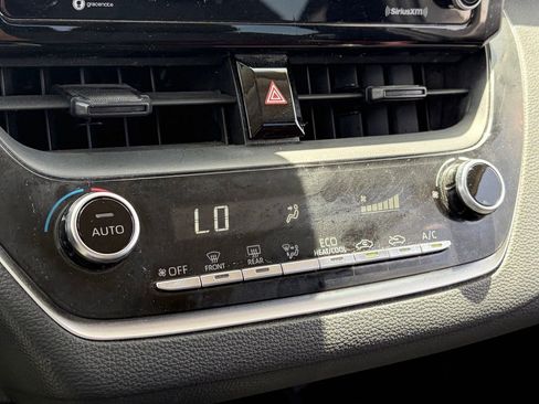 Used 2022 Toyota Corolla LE FWD image 10