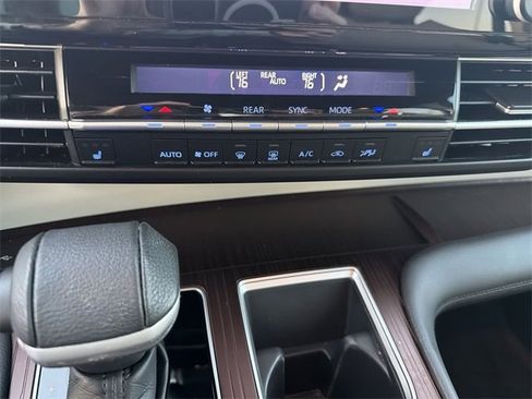 Certified 2021 Toyota Sienna XLE image 22