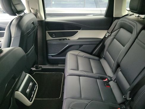 Certified 2025 Lincoln Nautilus Premier w/ Equipment Group 102A AWD/4WD image 8