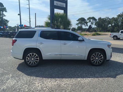Used 2021 GMC Acadia Denali w/ Denali Technology Package FWD image 8
