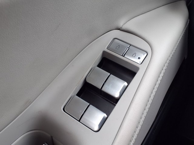 New 2026 Lincoln Navigator Premiere AWD/4WD image 16