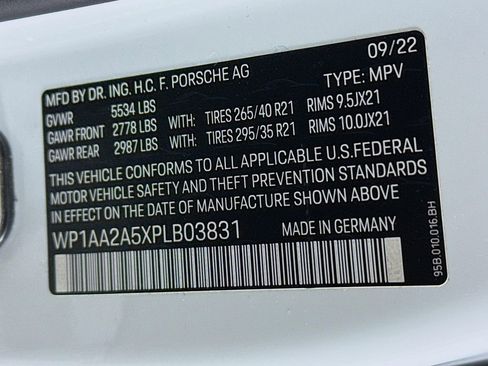 Used 2023 Porsche Macan image 33