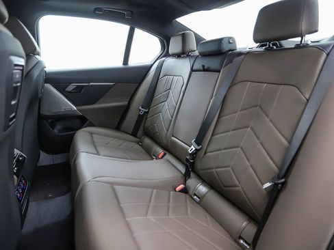 Used 2026 BMW 530i xDrive 530i xDrive w/ Premium Package image 24